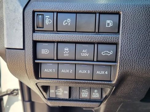 New 2025 Toyota Tacoma Trailhunter image 17