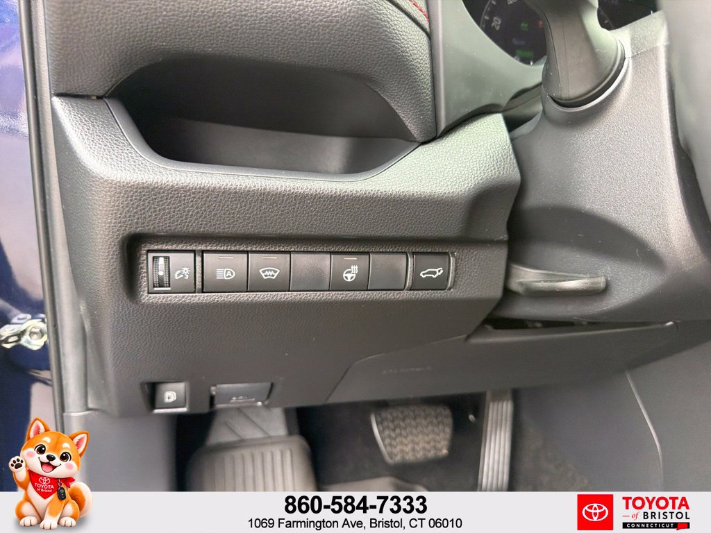 Used 2024 Toyota RAV4 SE w/ Weather & Moonroof Package AWD/4WD image 19