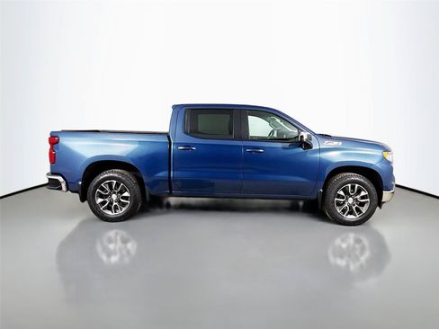 Used 2024 Chevrolet Silverado 1500 LT AWD/4WD image 10