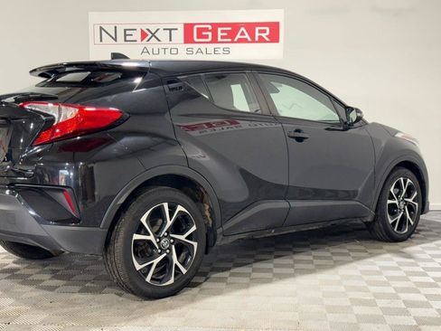 Used 2019 Toyota C-HR XLE FWD image 8