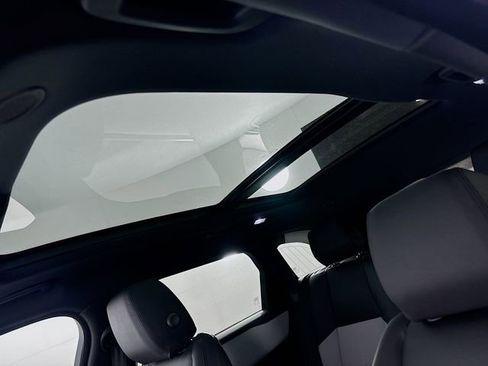 New 2026 Land Rover Range Rover Velar Dynamic SE image 14