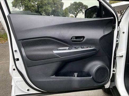 Used 2024 Nissan Kicks S image 21