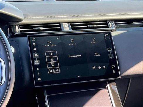 Used 2026 Land Rover Range Rover Velar Dynamic SE AWD/4WD image 8