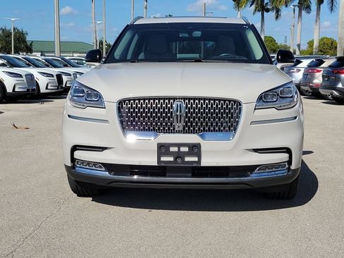 Certified 2020 Lincoln Aviator Reserve w/ Equipment Group 202A image 2
