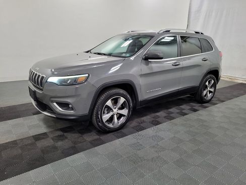 Used 2020 Jeep Cherokee Limited w/ Technology Group image 2