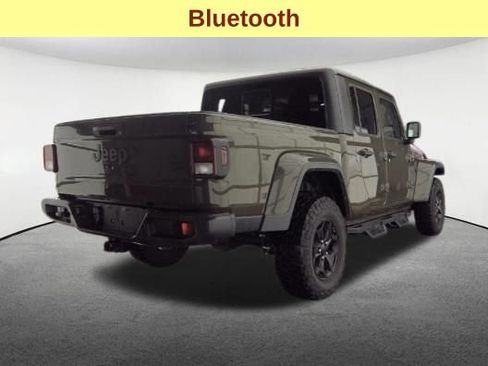 Used 2022 Jeep Gladiator Willys image 5