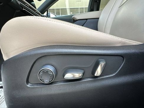 Certified 2025 Cadillac XT4 Premium Luxury FWD image 19