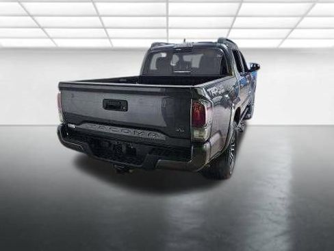 Used 2023 Toyota Tacoma TRD Sport AWD/4WD image 3