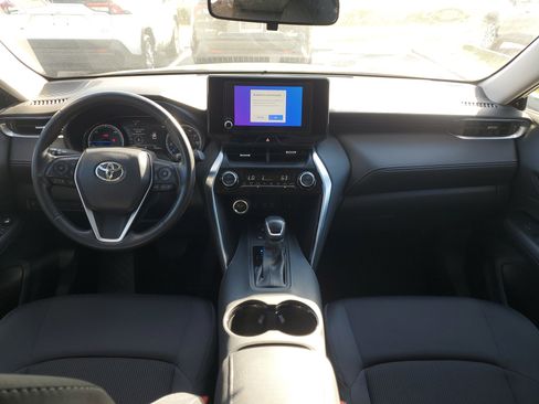 Used 2024 Toyota Venza LE image 16