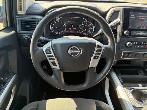 Certified 2024 Nissan Titan SV w/ SV Convenience Package AWD/4WD image 17