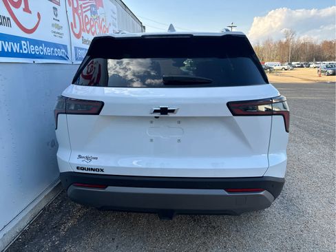 Used 2025 Chevrolet Equinox LT w/ Midnight Edition image 4