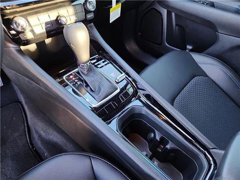 New 2026 Jeep Compass Latitude AWD/4WD image 18