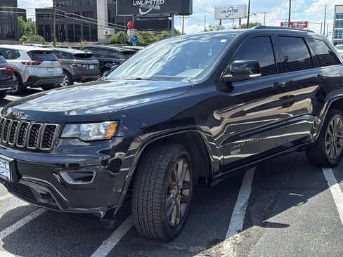 Used 2017 Jeep Grand Cherokee Limited 75th Anniversary AWD/4WD image 7