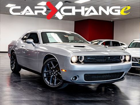 Used 2019 Dodge Challenger SXT w/ Blacktop Package RWD image 1