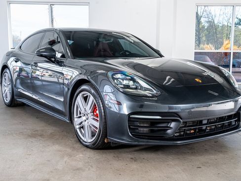 Used 2021 Porsche Panamera 4 image 4