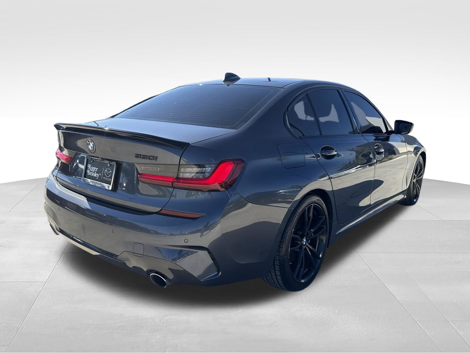 Used 2020 BMW 330i Sedan w/ M Sport Package RWD image 5