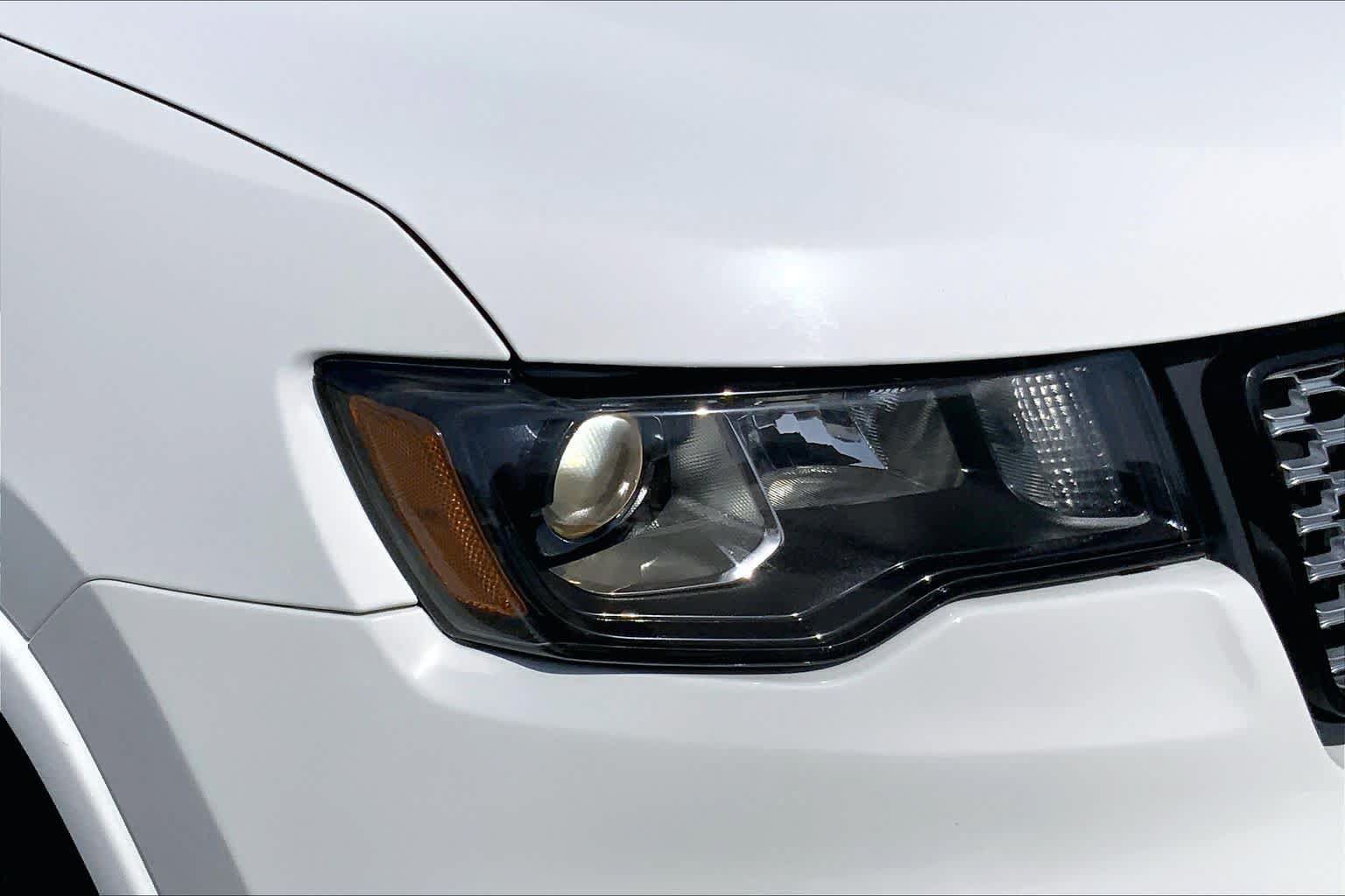 Certified 2022 Jeep Grand Cherokee Laredo X RWD image 24