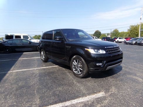 Used 2017 Land Rover Range Rover Sport SE AWD/4WD image 4