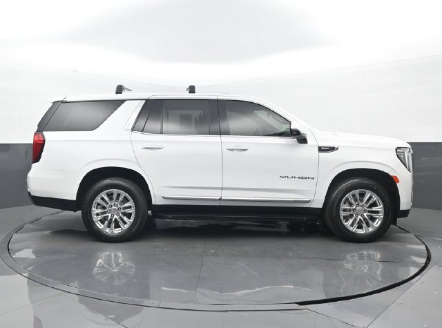 Used 2023 GMC Yukon SLT w/ SLT Premium Package RWD image 2