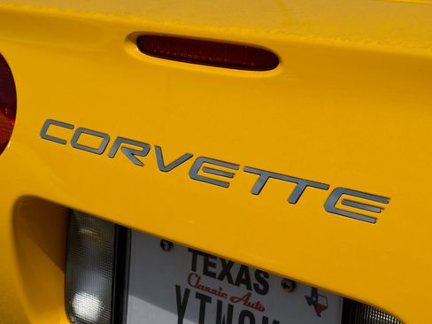 Used 2000 Chevrolet Corvette Convertible w/ Memory Pkg RWD image 13