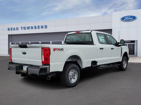 New 2026 Ford F250 XL w/ FX4 Off-Road Package image 4