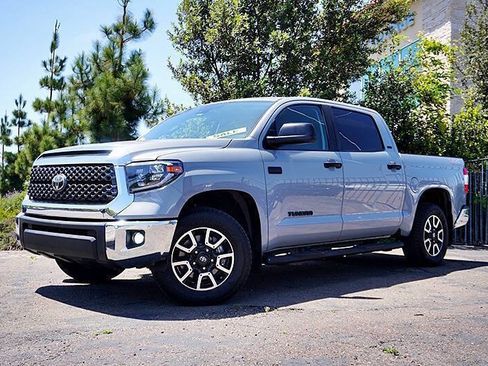 Used 2020 Toyota Tundra SR5 w/ SR5 Upgrade Package image 2