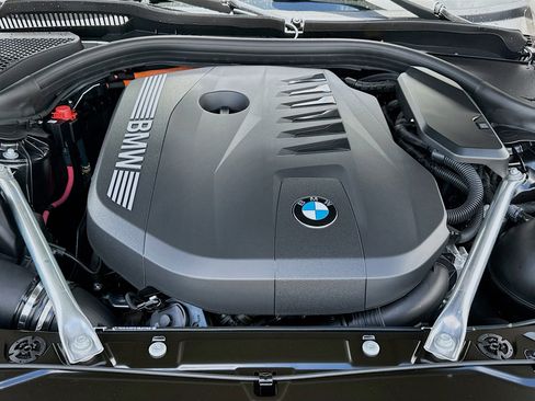 New 2026 BMW 550e xDrive 550e xDrive w/ Executive Package image 27