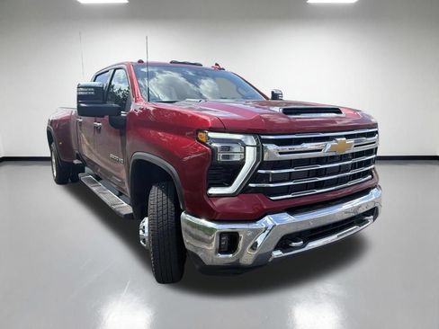 Used 2024 Chevrolet Silverado 3500 LTZ w/ LTZ Plus Package AWD/4WD image 2