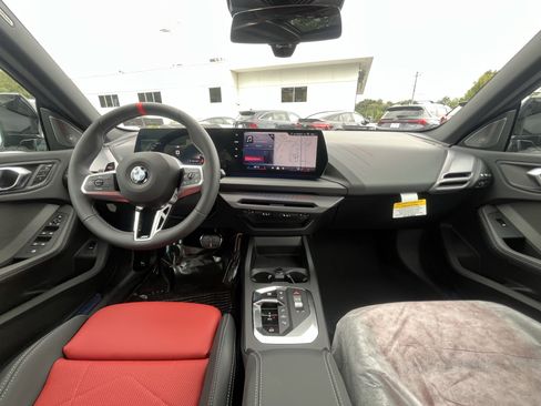 Used 2026 BMW M235i xDrive w/ Technology Package image 17