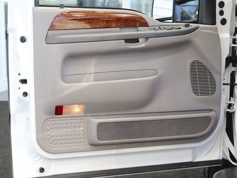 Used 2001 Ford F350 Lariat image 64