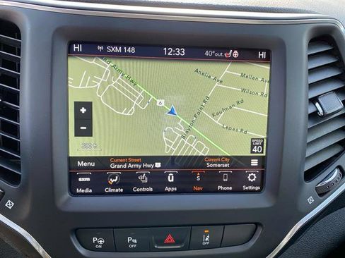 Used 2023 Jeep Cherokee Altitude Lux w/ Lux Elite Package image 12