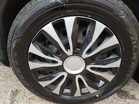 Used 2019 Nissan Kicks S FWD image 11
