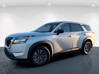 Used 2024 Nissan Pathfinder S w/ Cargo Package
