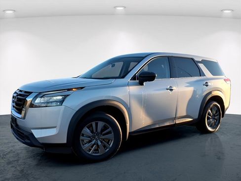 Used 2024 Nissan Pathfinder S w/ Cargo Package image 1