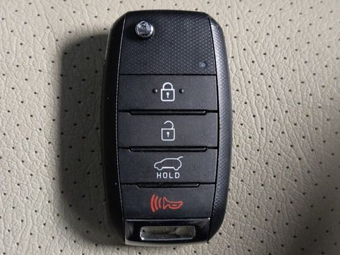 Used 2016 Kia Sorento AWD image 32