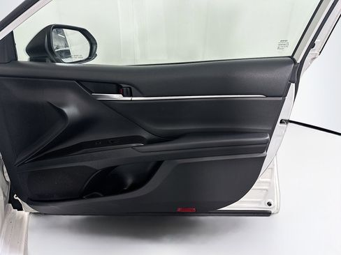 Used 2021 Toyota Camry SE image 30