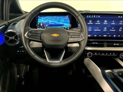 Used 2025 Chevrolet Equinox EV LT FWD image 5