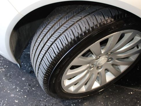Used 2012 Buick Regal Leather FWD image 28