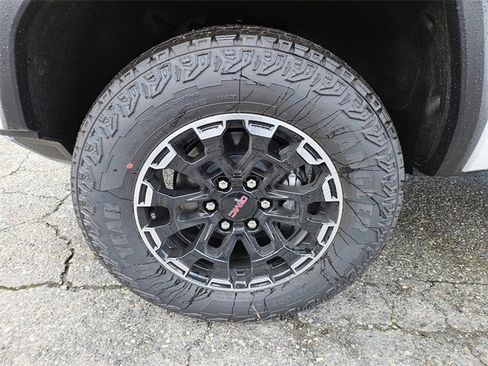 New 2026 GMC Canyon AT4 image 8