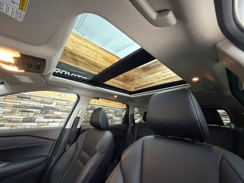 Used 2021 Nissan Rogue SL w/ Premium Package image 26