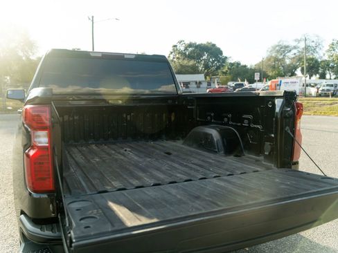 Used 2023 Chevrolet Silverado 1500 Custom image 14