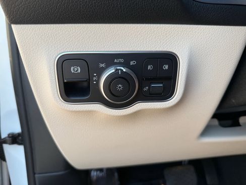 Certified 2025 Mercedes-Benz GLB 250 4MATIC image 25