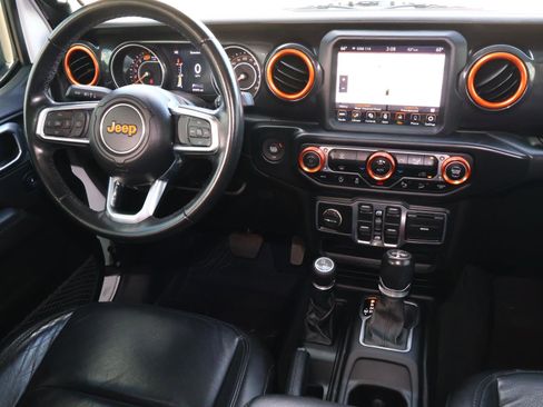 Used 2020 Jeep Wrangler Unlimited Sahara image 10