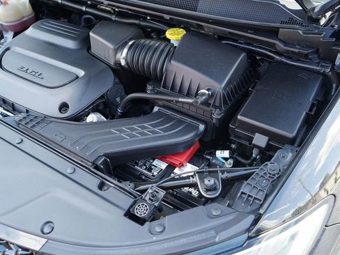 Used 2023 Chrysler Pacifica Touring-L FWD image 36