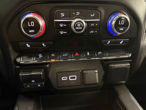 Used 2020 GMC Sierra 1500 Elevation w/ Elevation Value Package image 23