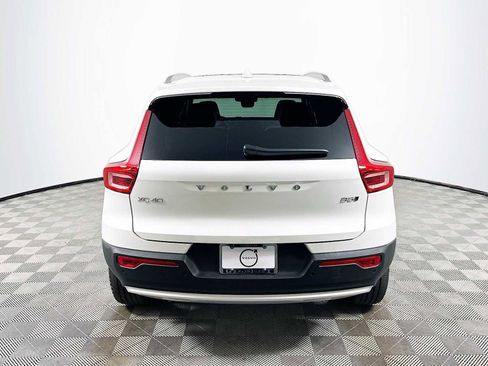 Used 2025 Volvo XC40 B5 Plus w/ Climate Package image 6