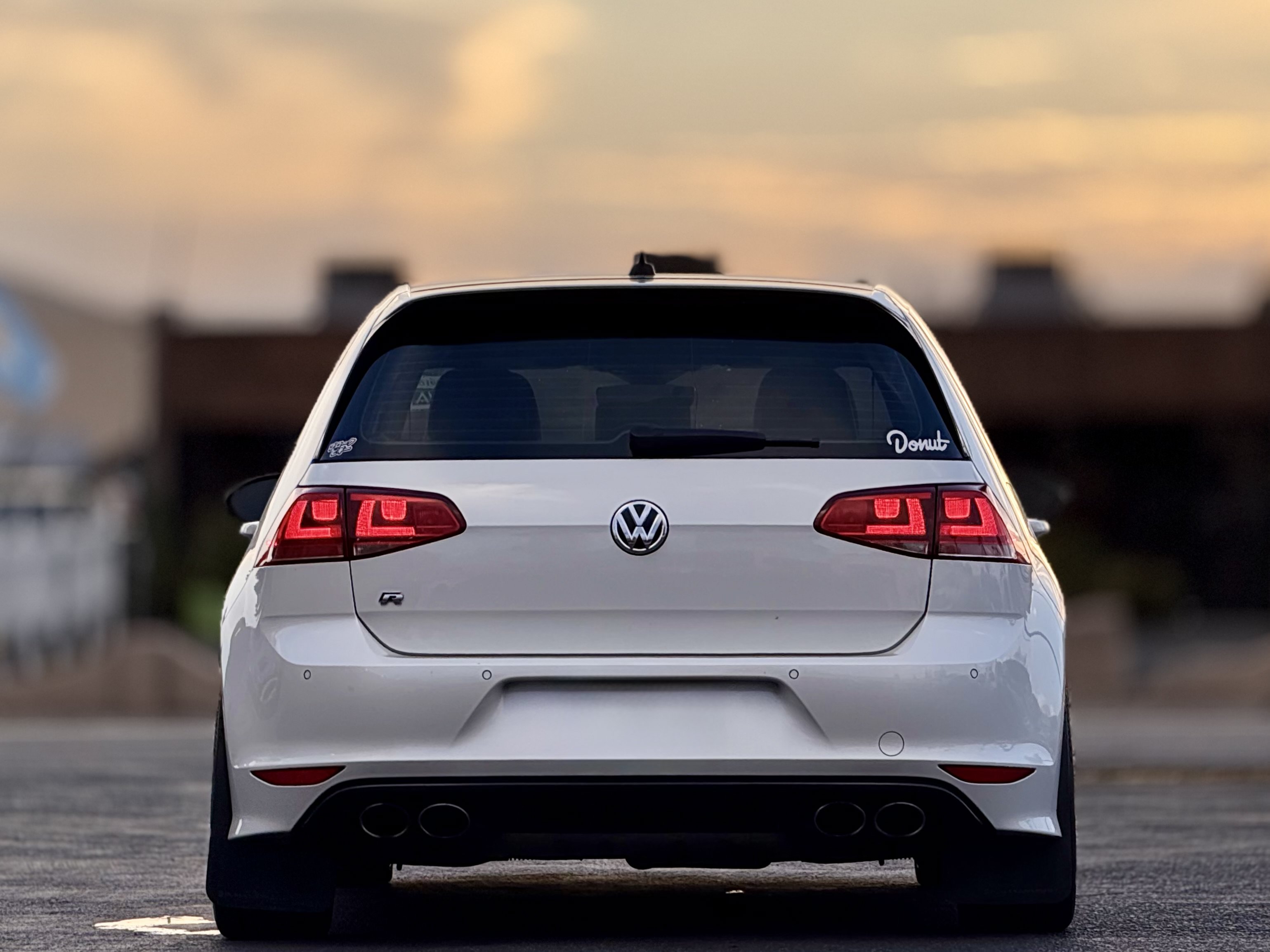 Used 2017 Volkswagen Golf R 4-Door AWD/4WD image 15