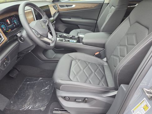 New 2026 Volkswagen Atlas SE image 5