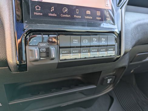 New 2025 RAM 3500 Tradesman AWD/4WD image 18