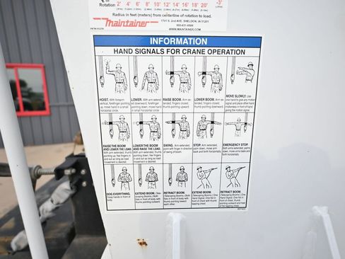 Used 2016 Ford F550 2WD Regular Cab Super Duty image 57